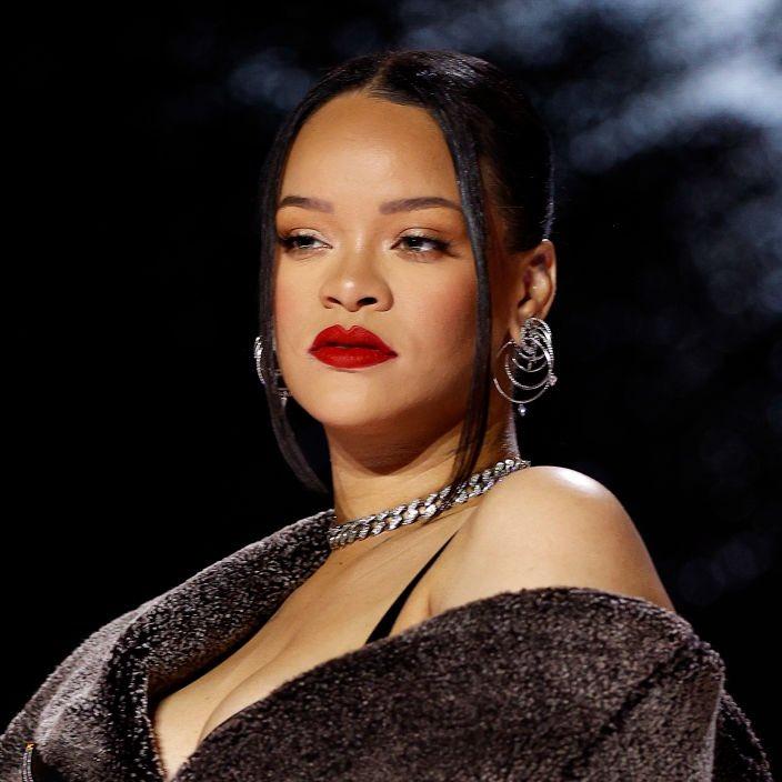 2 Rihanna Pretending to Remember a Fan from Monaco.jpg
